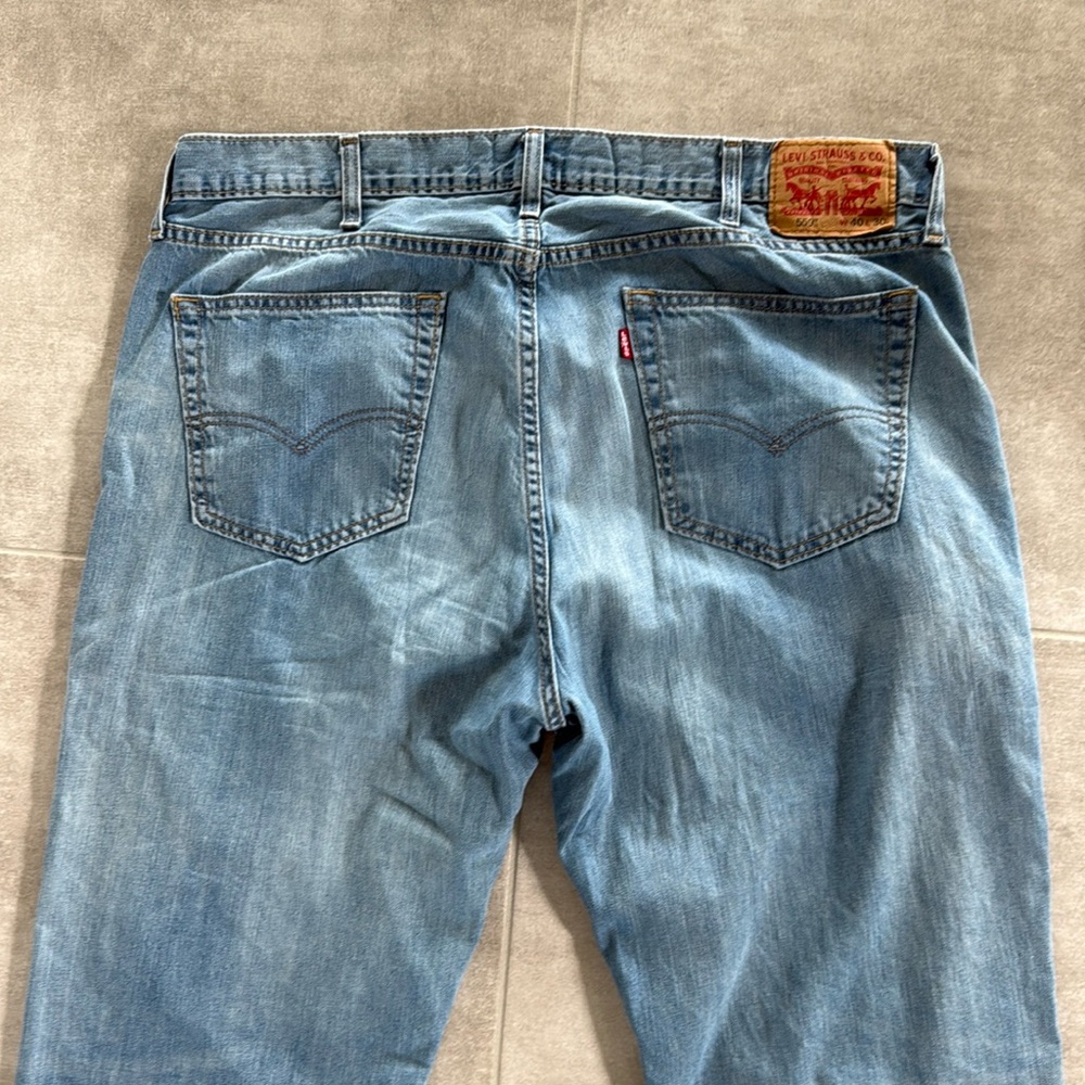 Men's Levi's 559 Light Wash Jeans - Excellent Condition - Size 40 x 30